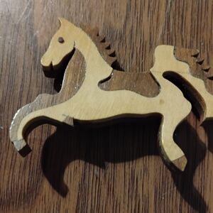 Wooden Paint Horse Brooch - Brown & Tan